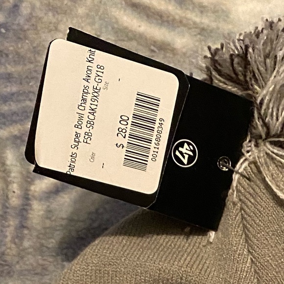 2 New England Patriots Winter Hats - Picture 3 of 4